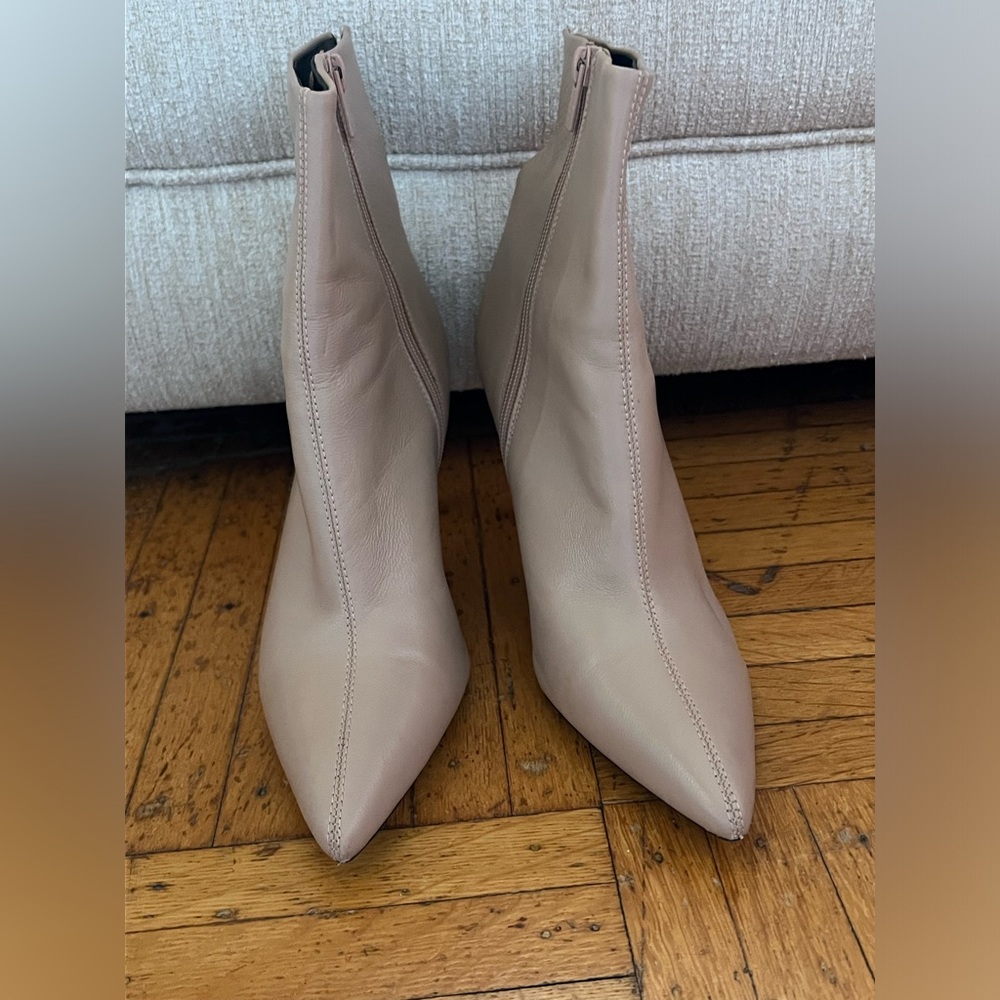 Calvin Klein leather tan Pointed toe booties